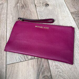 Michael Kors Large Leather Wristlet in Purple